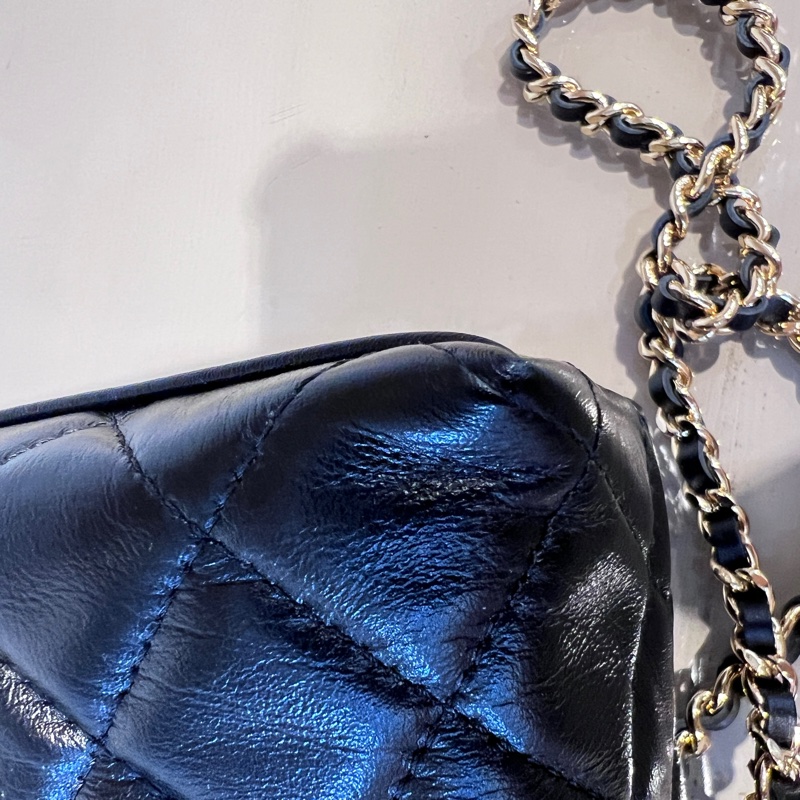 Chanel 黑牛皮金釦菱格紋前愛心鏈條肩背包-6