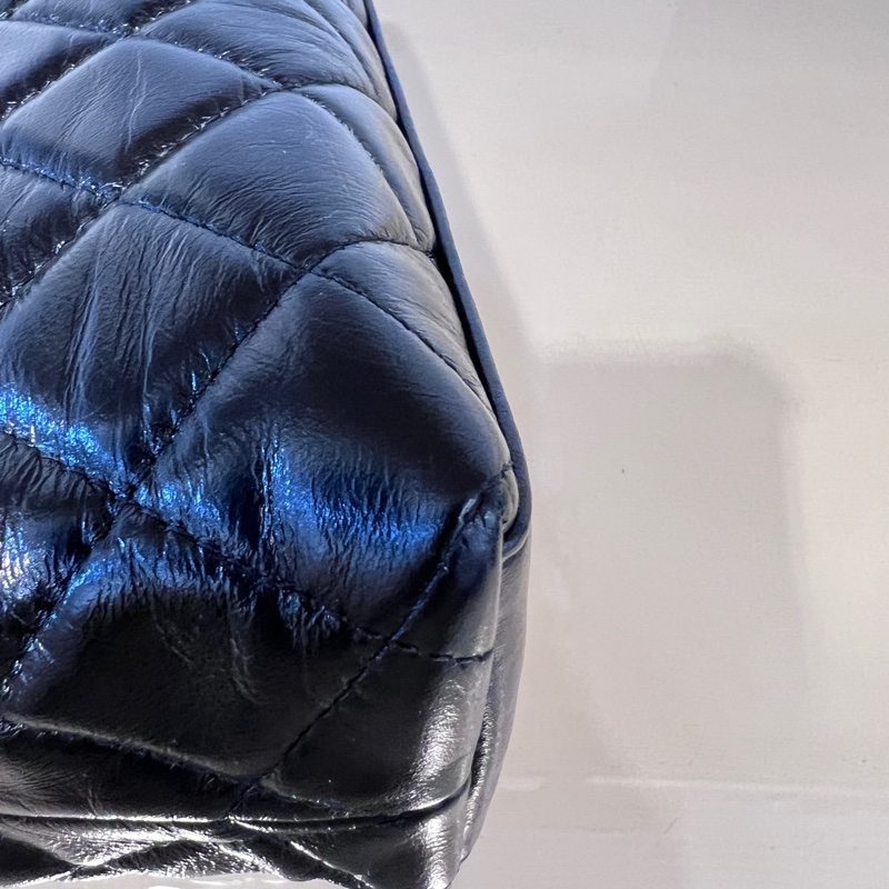 Chanel 黑牛皮金釦菱格紋前愛心鏈條肩背包-8