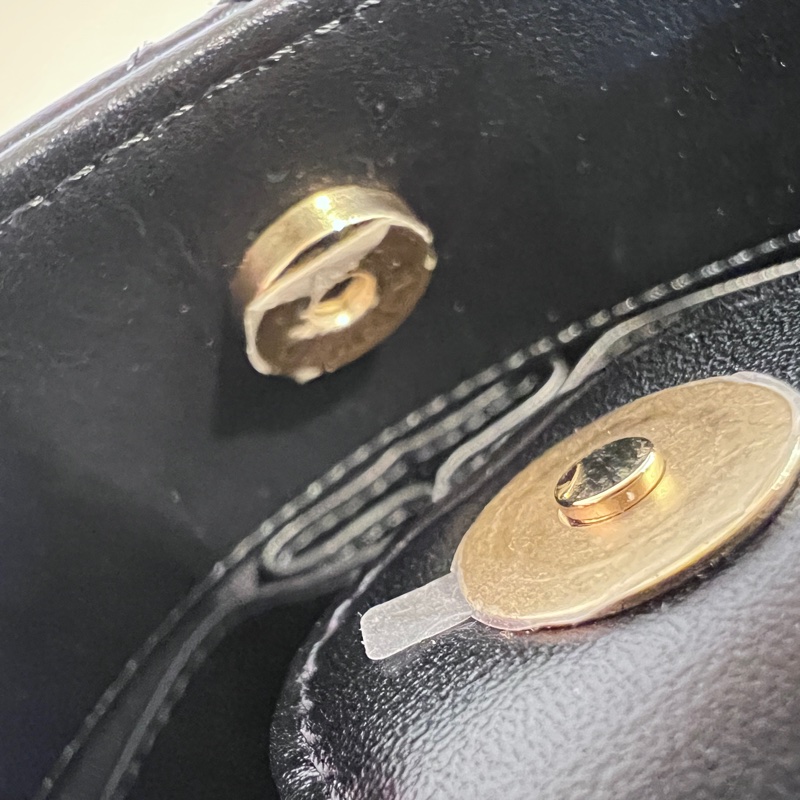 Chanel 黑牛皮金釦菱格紋前愛心鏈條肩背包-14