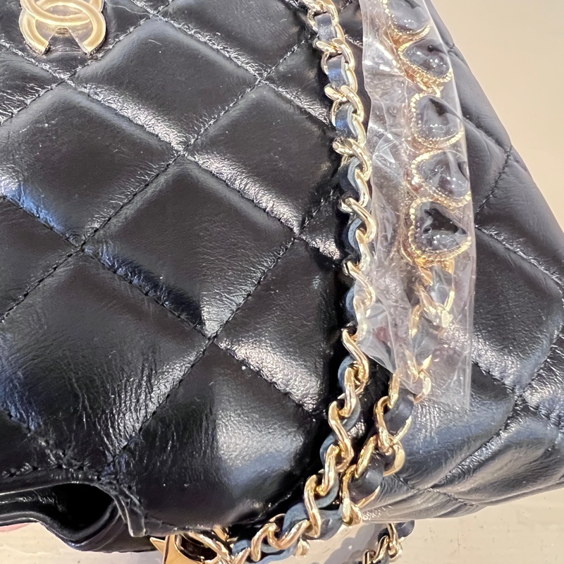 Chanel 黑牛皮金釦菱格紋前愛心鏈條肩背包-23