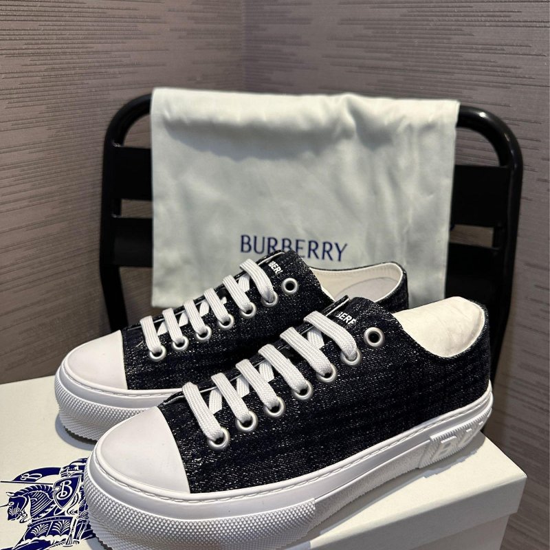 💎Han's house精品服飾💎burberry 格紋 立體字 鞋 帆布鞋-0