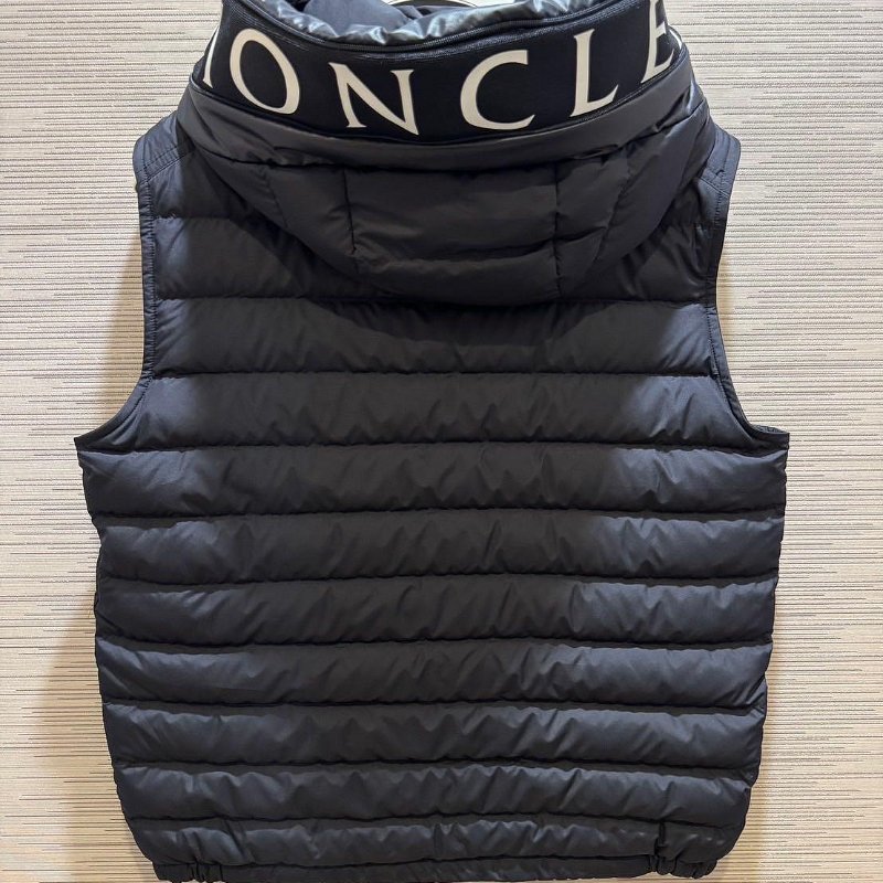 💎Han's house精品服飾💎 moncler Bourget 羽絨 連帽 背心 原價45000 深藍-0