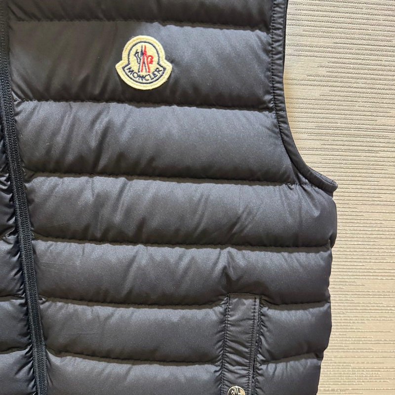 💎Han's house精品服飾💎 moncler Bourget 羽絨 連帽 背心 原價45000 深藍-4