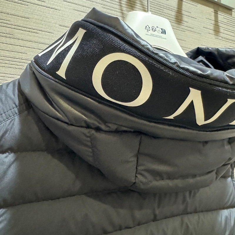 💎Han's house精品服飾💎 moncler Bourget 羽絨 連帽 背心 原價45000 深藍-5
