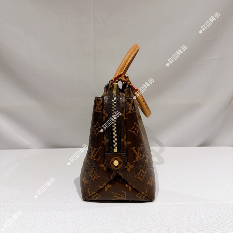 莉亞精品♡LV 新款蒙田 近新美包-4