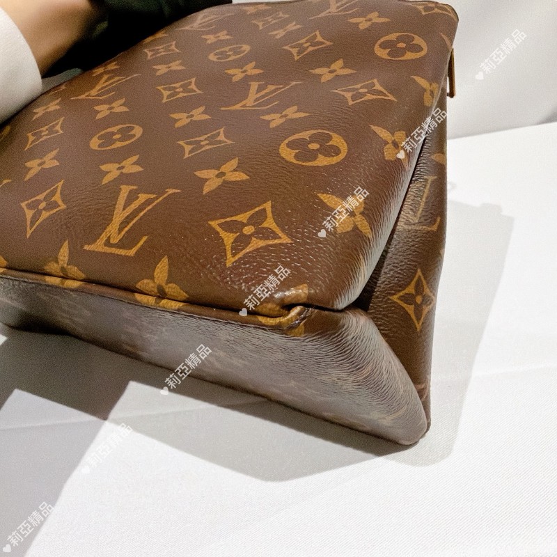 莉亞精品♡LV 新款蒙田 近新美包-5