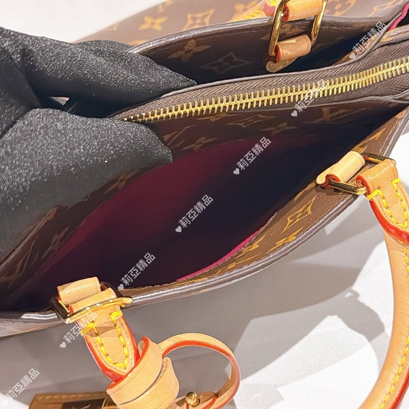 莉亞精品♡LV 新款蒙田 近新美包-16