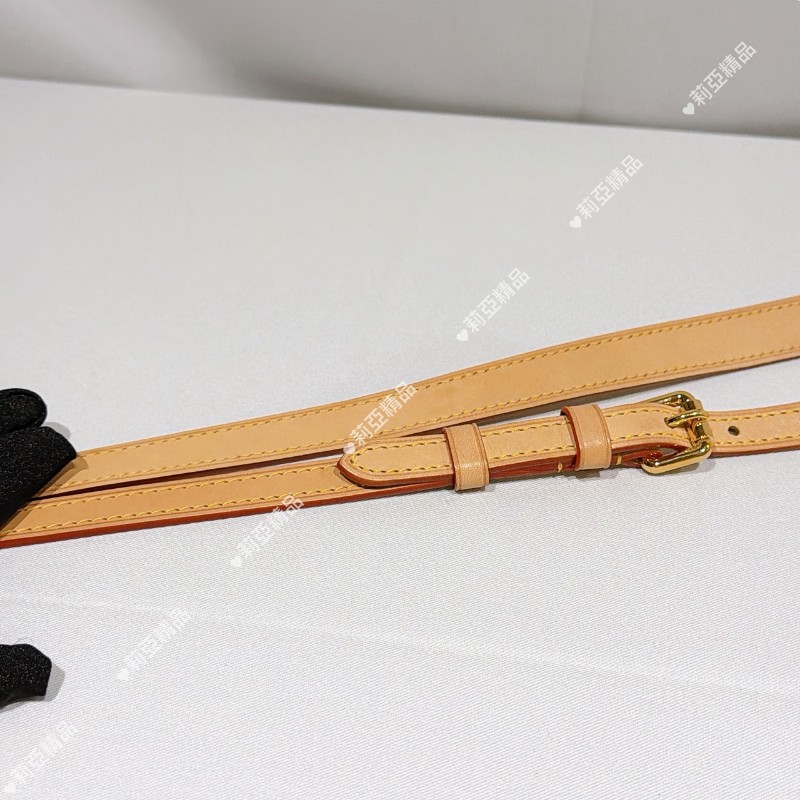 莉亞精品♡LV 新款蒙田 近新美包-17