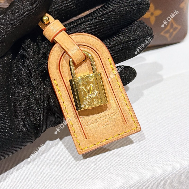 莉亞精品♡LV 新款蒙田 近新美包-18