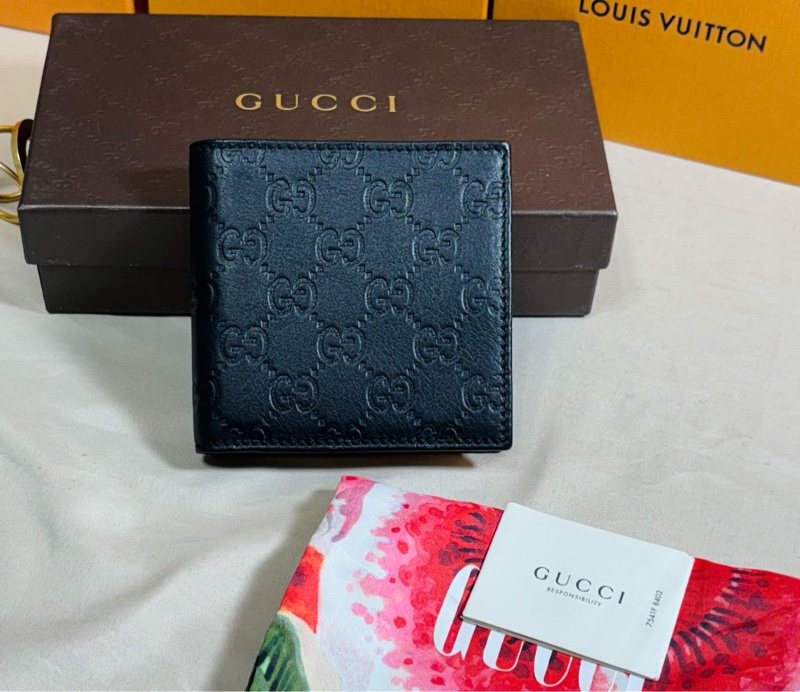 🔥男生必買 Gucci 古馳 黑老花零錢袋滿版雙鈔票層 對開5卡短夾-2