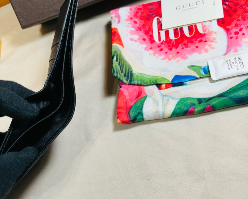 🔥男生必買 Gucci 古馳 黑老花零錢袋滿版雙鈔票層 對開5卡短夾-6