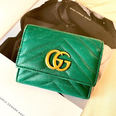 GUCCI 474802 GG Marmont 馬夢系列 復古金 雙G 綠色 全皮 翻蓋 釦式短夾 零錢袋