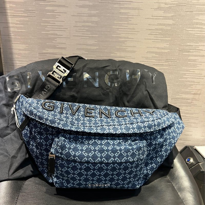 💎Han's house精品服飾💎GIVENCHY 紀梵希 牛仔 滿版 4G 立體刺繡 腰包  原價34100-0