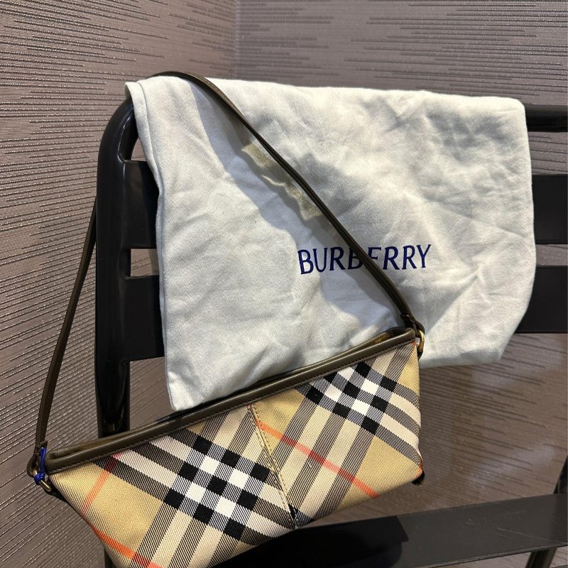 💎Han's house精品服飾💎Burberry 格紋 迷你 麻將包 側背包  原價26500-0