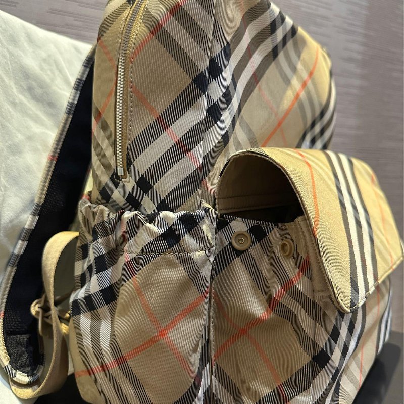 💎Han's house精品服飾💎BURBERRY 格紋 戰馬 後背包 青年款 現貨 原價30500-7