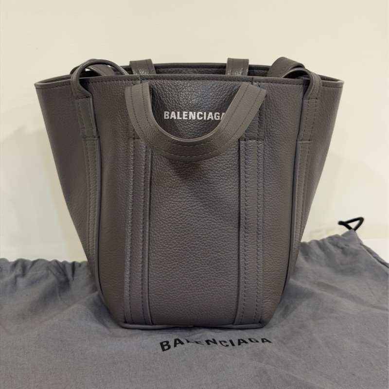 🉑斜挎背 #閒置品 #櫃上12萬 巴黎世家菜籃子全牛皮大象灰-2