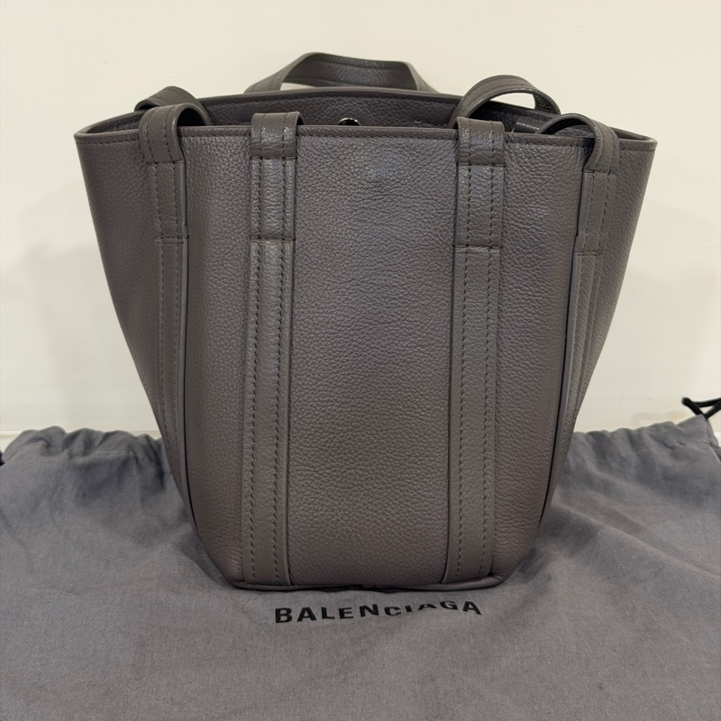 🉑斜挎背 #閒置品 #櫃上12萬 巴黎世家菜籃子全牛皮大象灰-4