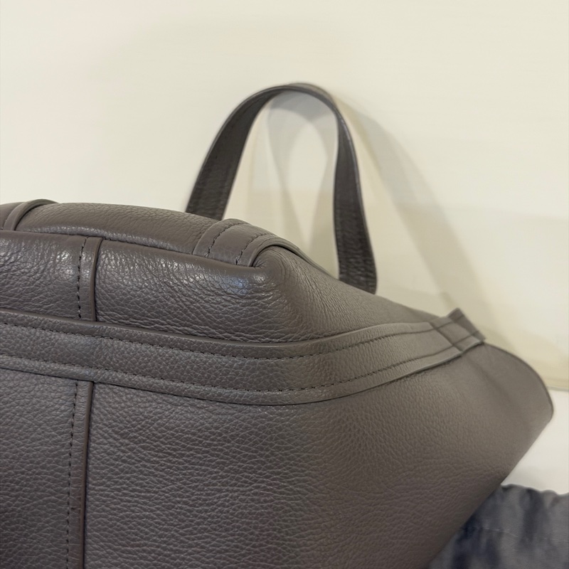 🉑斜挎背 #閒置品 #櫃上12萬 巴黎世家菜籃子全牛皮大象灰-8