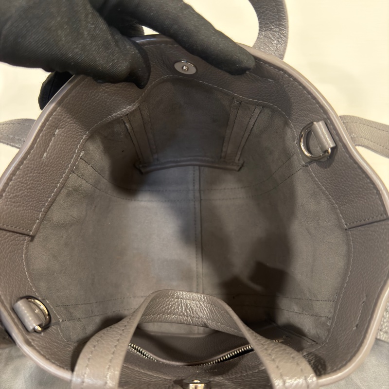 🉑斜挎背 #閒置品 #櫃上12萬 巴黎世家菜籃子全牛皮大象灰-11