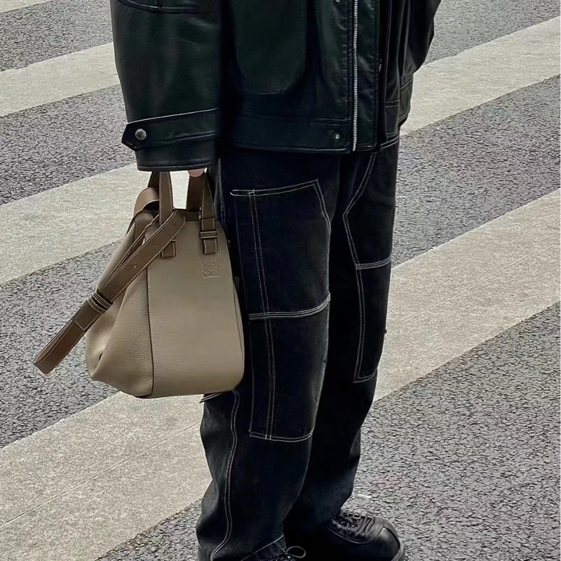 #櫃上15萬🔥 #全網最甜💰 Loewe Hammock bag吊床包沙色🈶送內膽-4