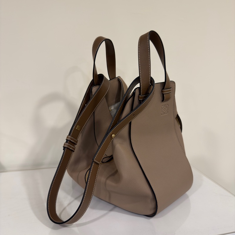 #櫃上15萬🔥 #全網最甜💰 Loewe Hammock bag吊床包沙色🈶送內膽-11