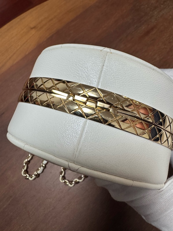 Chanel 香奈兒Coco Crush 系列高級工坊圓餅單肩包，收藏級-12