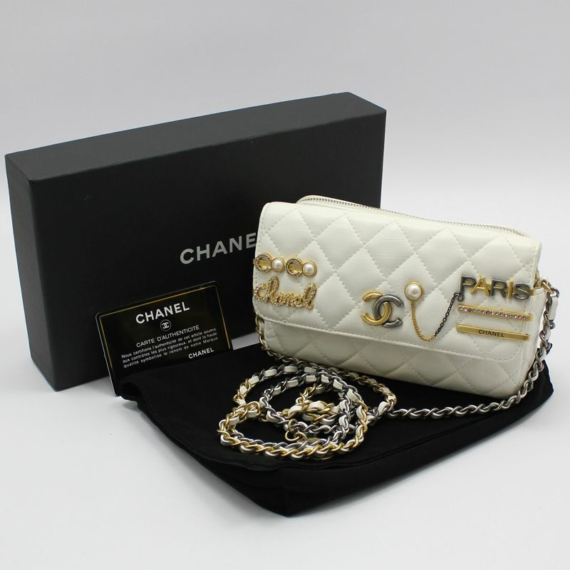 【包稅】CHANEL 珍珠水鑽標誌性翻蓋手機支架鏈斜背包-1