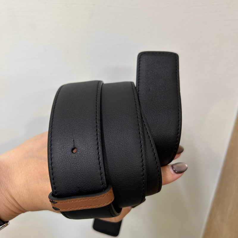 Burberry  咖拼黑牛皮雙面皮帶-1