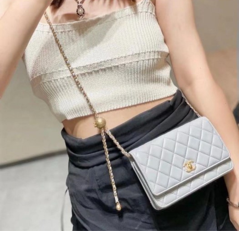 CHANEL 新款 淺灰色 羊皮 淡金扣 金球 斜背包 側背包 肩背包 WOC #讓藏 45800 買到賺到  專櫃賣14萬 #有盒 套 查碼芯片款🤎-2