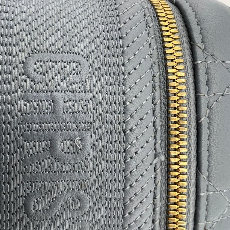 DIOR CARO 霧霾藍迷你盒子包-3