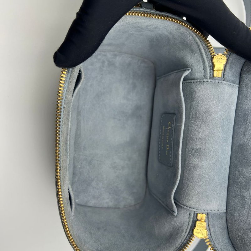 DIOR CARO 霧霾藍迷你盒子包-15