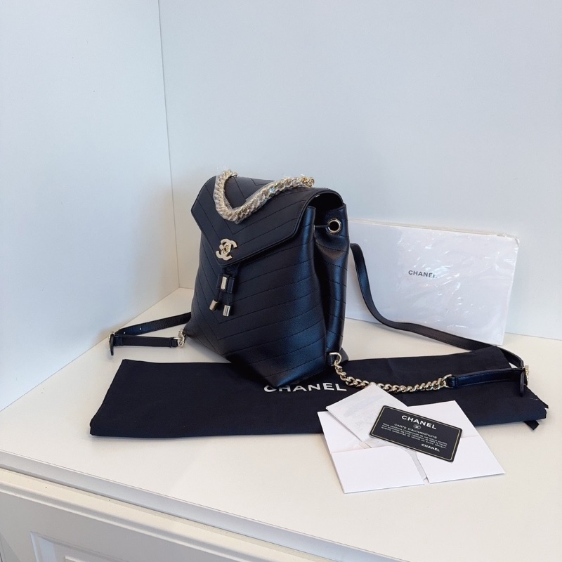 Chanel 黑金復古V紋牛皮後背包25*23*14  98新配件塵袋保卡購證-3