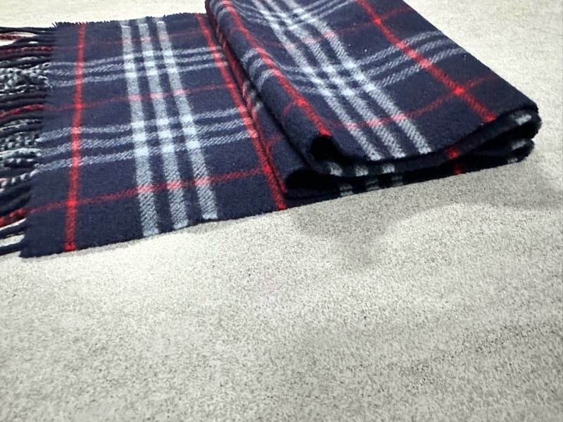 BURBERRY海軍藍格紋羔羊毛圍巾✨-10
