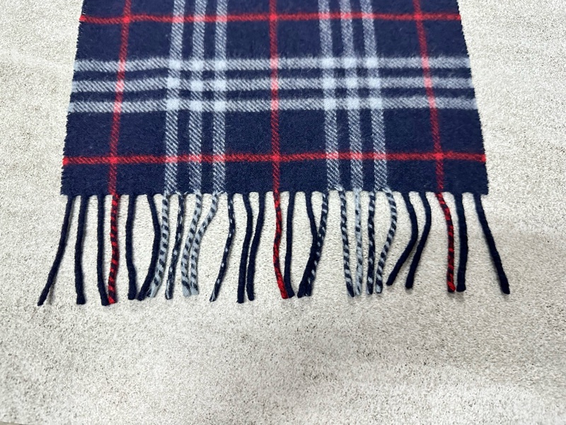 BURBERRY海軍藍格紋羔羊毛圍巾✨-13