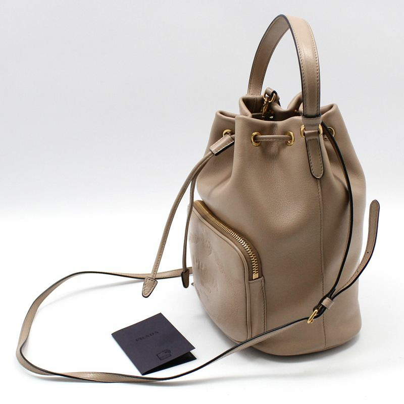 【包稅】PRADA Grace 小牛皮 Duet 水桶斜背包-1