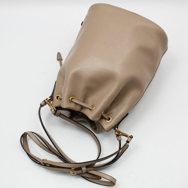 【包稅】PRADA Grace 小牛皮 Duet 水桶斜背包-3