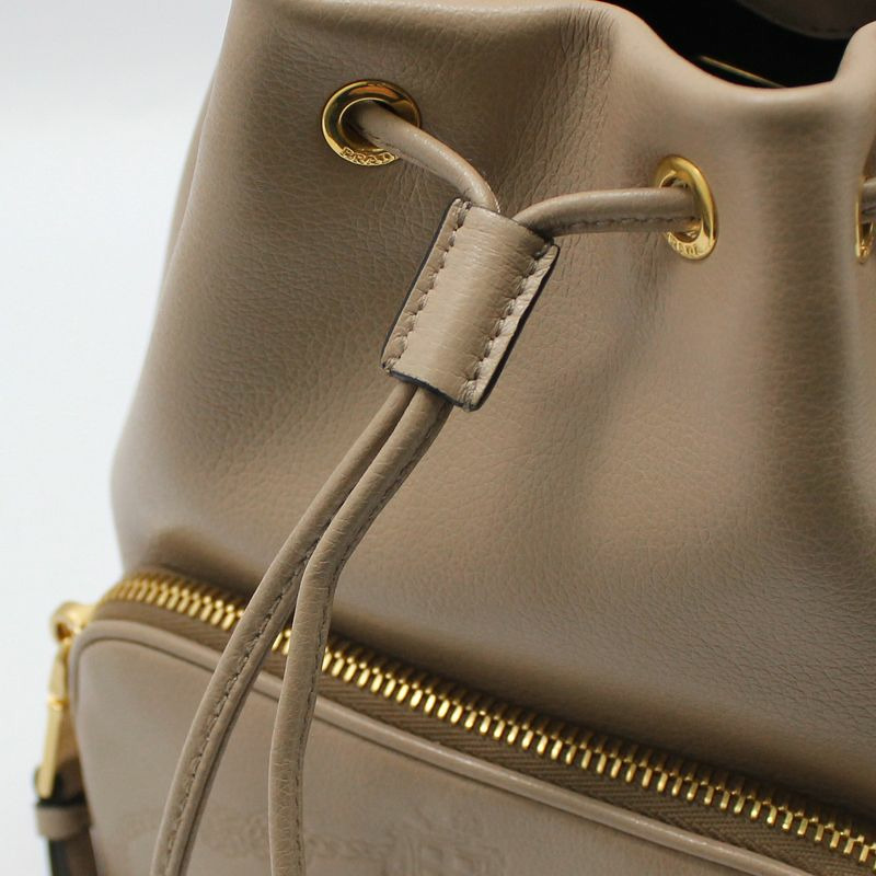 【包稅】PRADA Grace 小牛皮 Duet 水桶斜背包-8