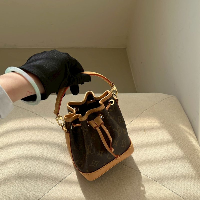 🏷Louis Vuitton NANO NOÉ水桶包-11