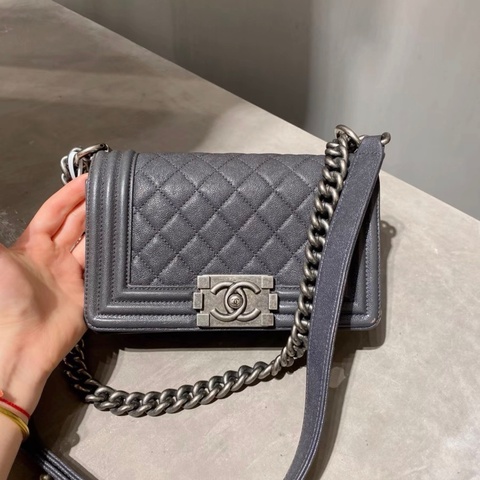 Chanel le boy small