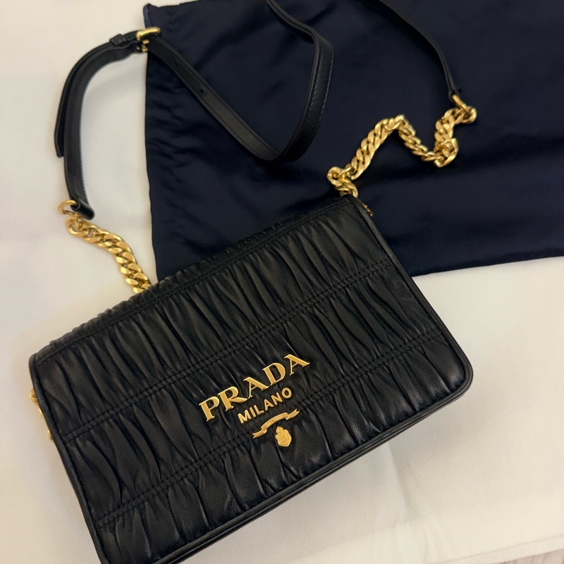 prada小羊皮皺摺小包-0