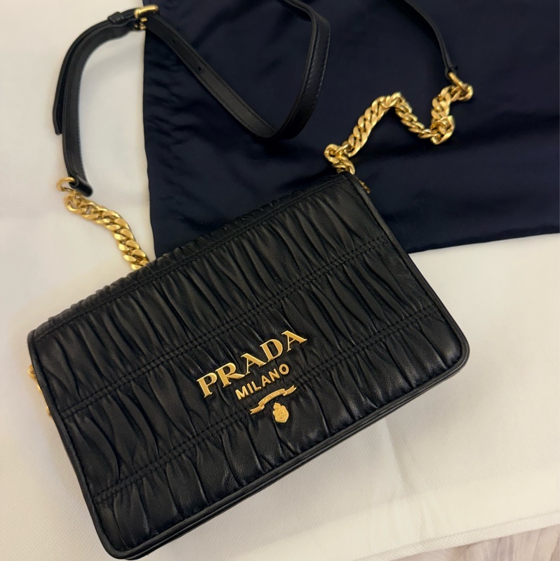 prada小羊皮皺摺小包-5
