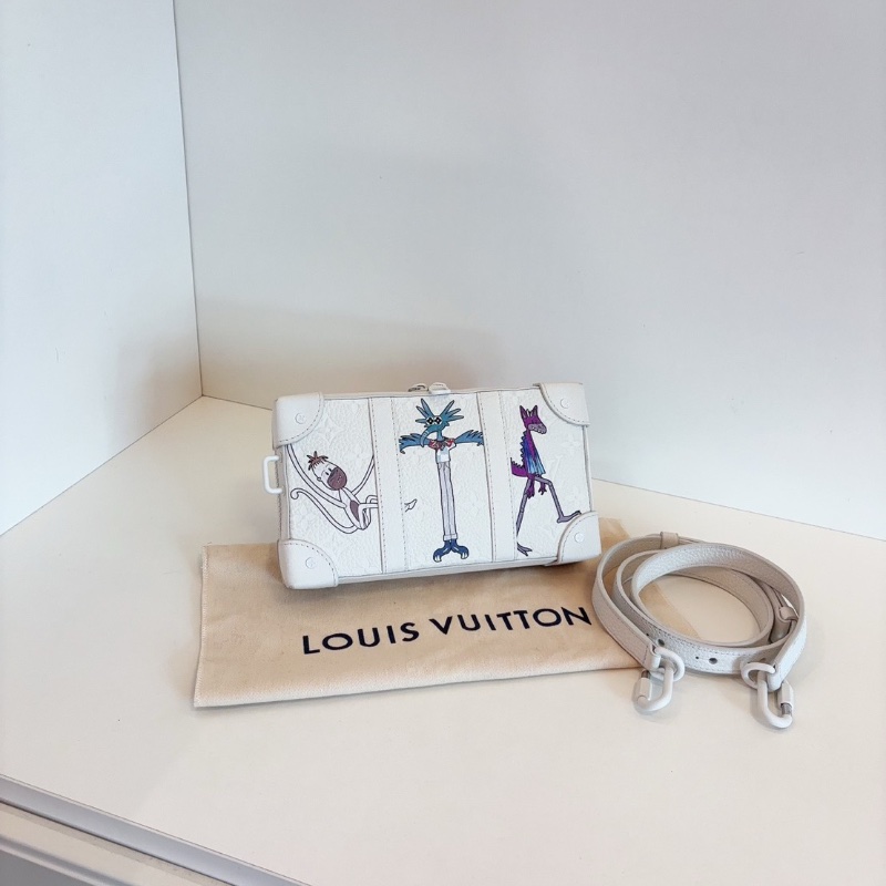 LV 秀款限定Soft Trunk稻草人印花軟盒白盒包 芯片款23*13*4  98新配件塵袋-1