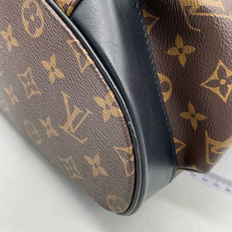 LOUIS VUITTON CHRISTOPHER-9