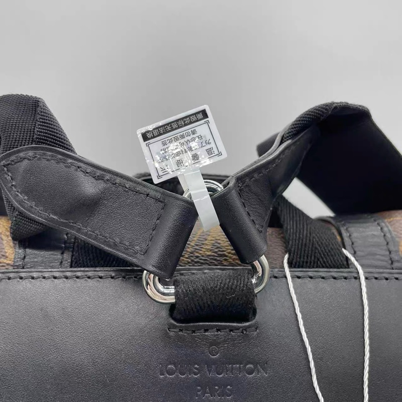 LOUIS VUITTON CHRISTOPHER-16