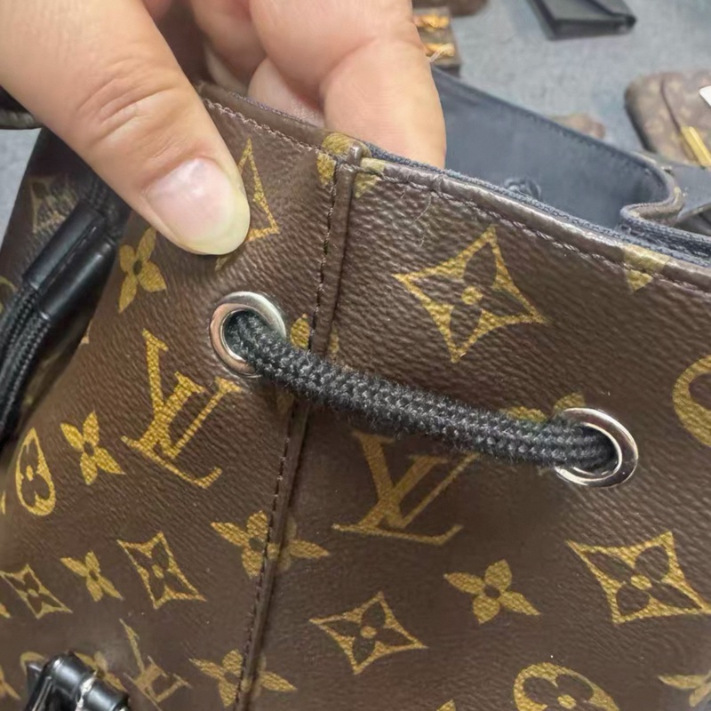 LOUIS VUITTON CHRISTOPHER-19