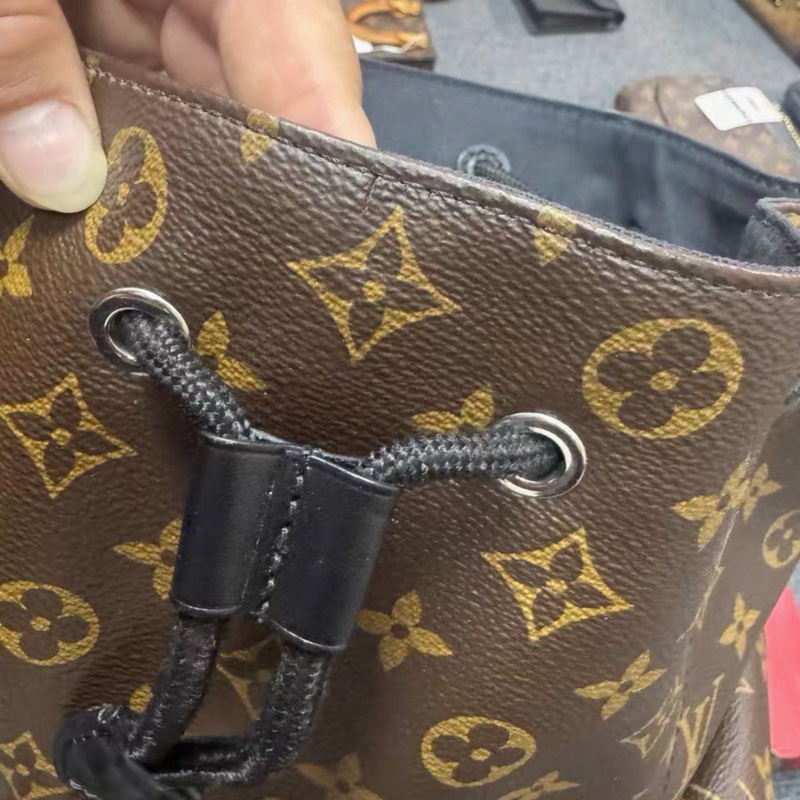 LOUIS VUITTON CHRISTOPHER-20