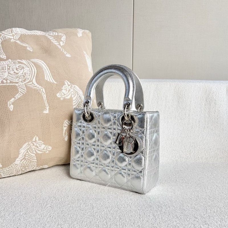 Dior黛妃限量徽章四格   太空銀 銀扣 藍色內里20*18*6 99新配件肩帶塵袋保卡-3