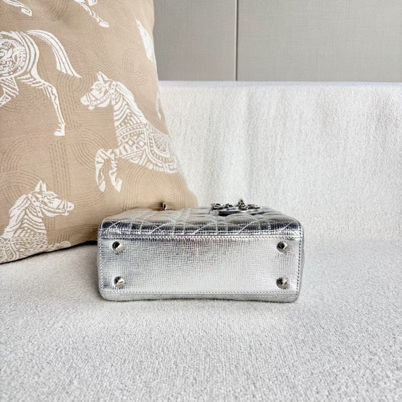 Dior黛妃限量徽章四格   太空銀 銀扣 藍色內里20*18*6 99新配件肩帶塵袋保卡-4