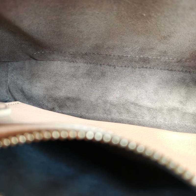 Fendi Dotcom鉚釘花朵鏈條包23*20*11 99新盒子保卡塵袋-2