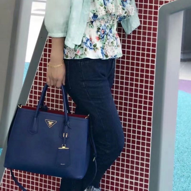 Prada Double系列手提斜背包藍色銀扣32*22*16  98新配件塵袋-0